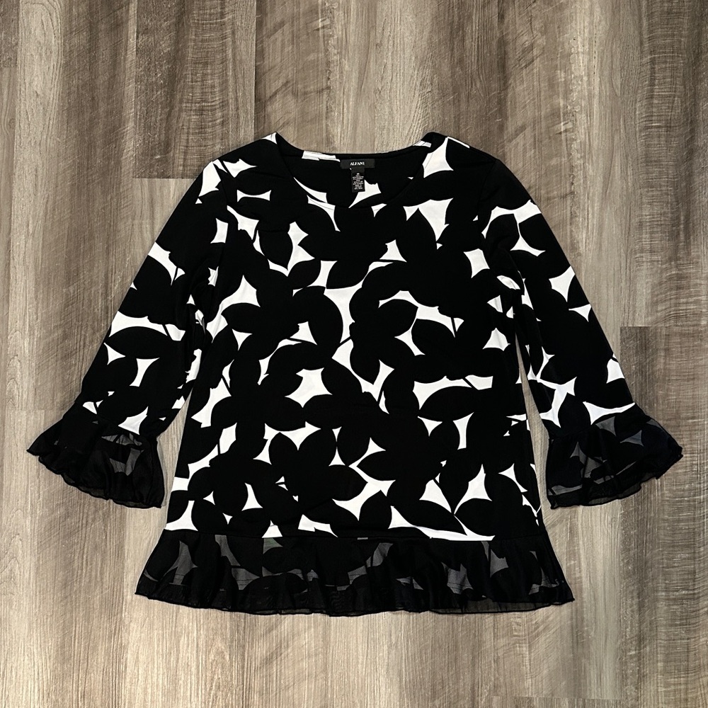 Alfani Black and White Floral Sheer Ruffle Hem Blouse - Medium